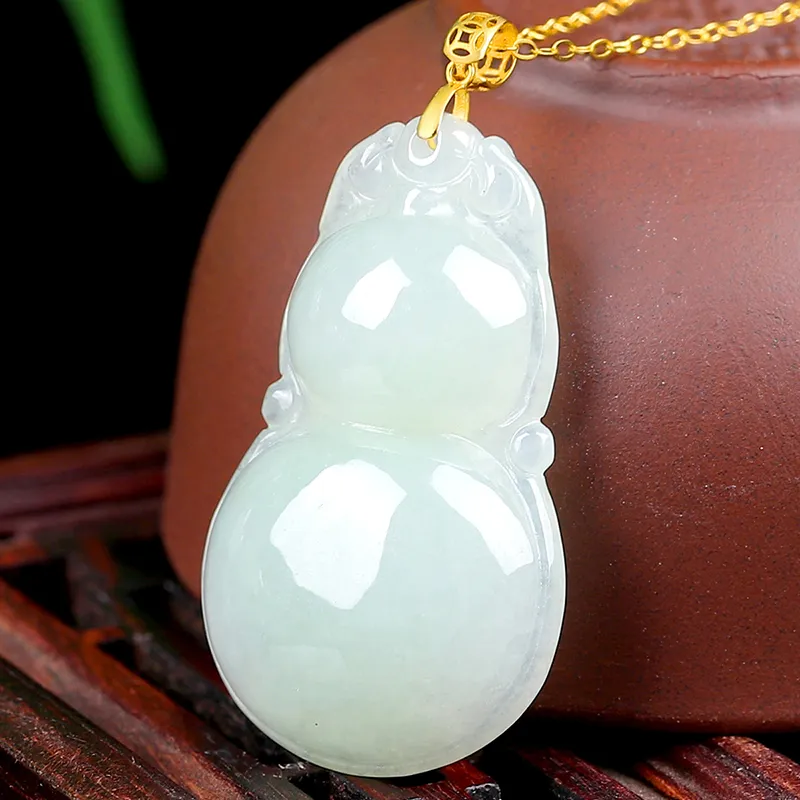 Yi Zhen Ge Jadeite Necklaces Unisex-3