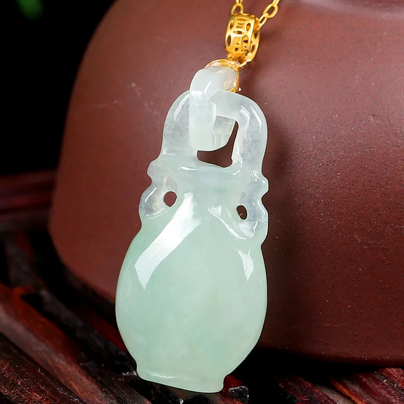Yi Zhen Ge Ice Glutinous Jadeite Necklaces Unisex-7