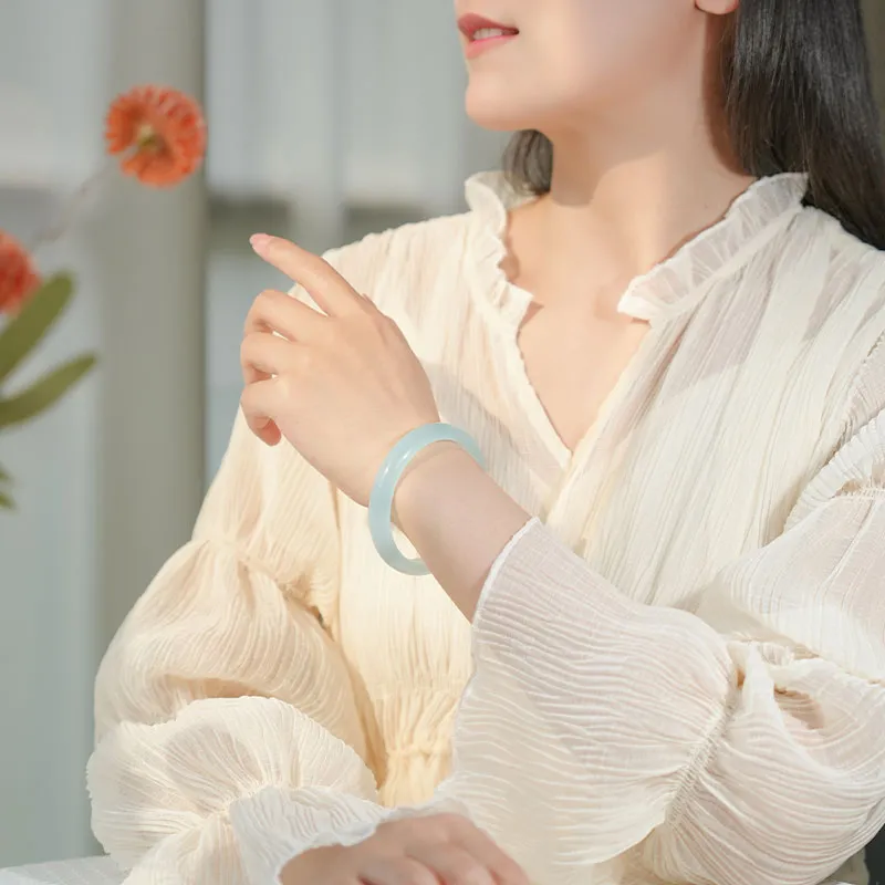 With The Heart Of The Jade Chalcedony Bangles Women's-2