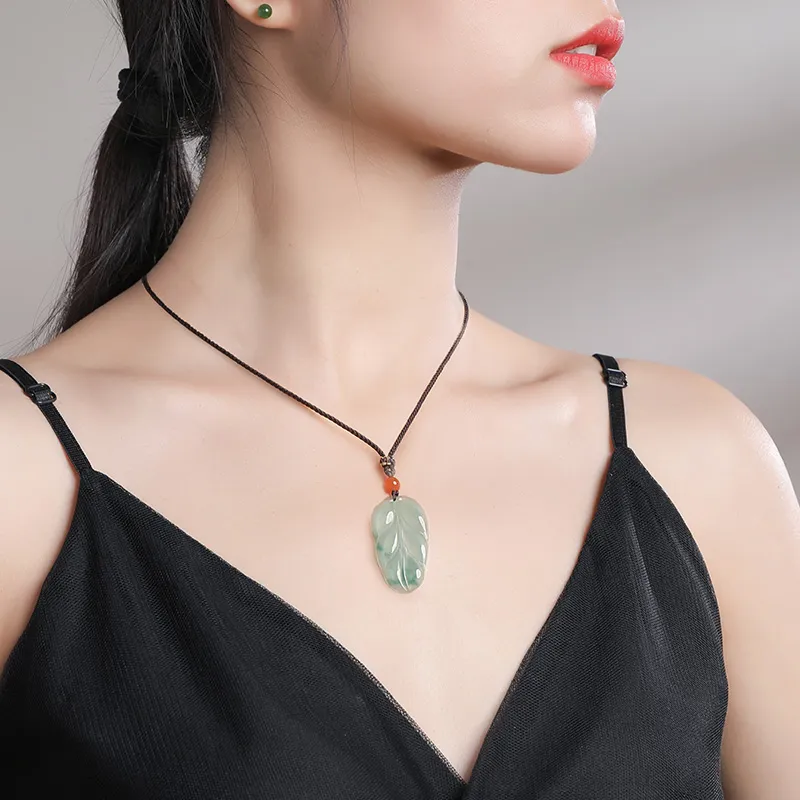 With The Heart Of The Jade Glutinous Jade Jadeite Necklaces Unisex-10