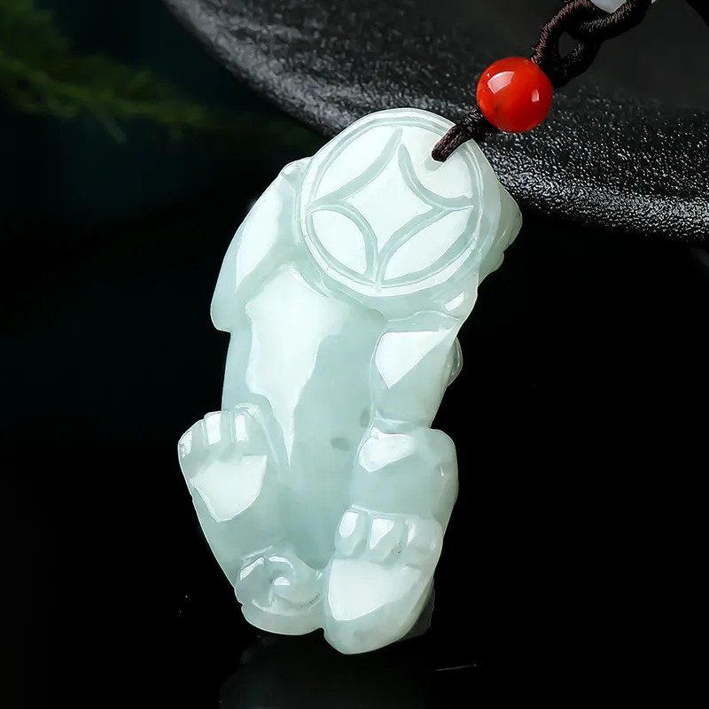 With The Heart Of The Jade Glutinous Jade Jadeite Necklaces Unisex-13
