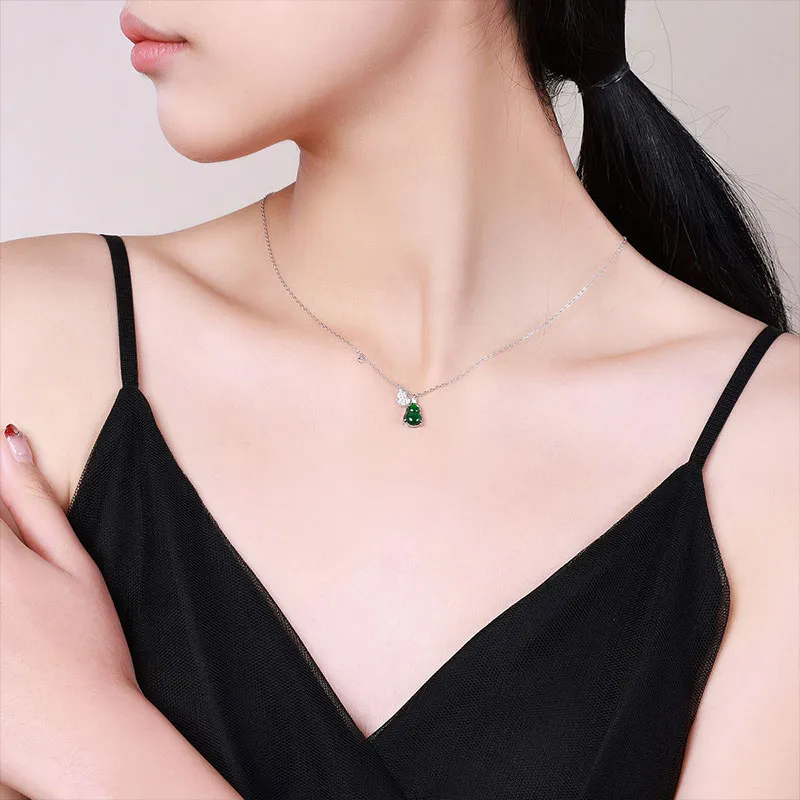 With The Heart Of The Jade Glutinous Jade Jadeite Necklaces Women's-3