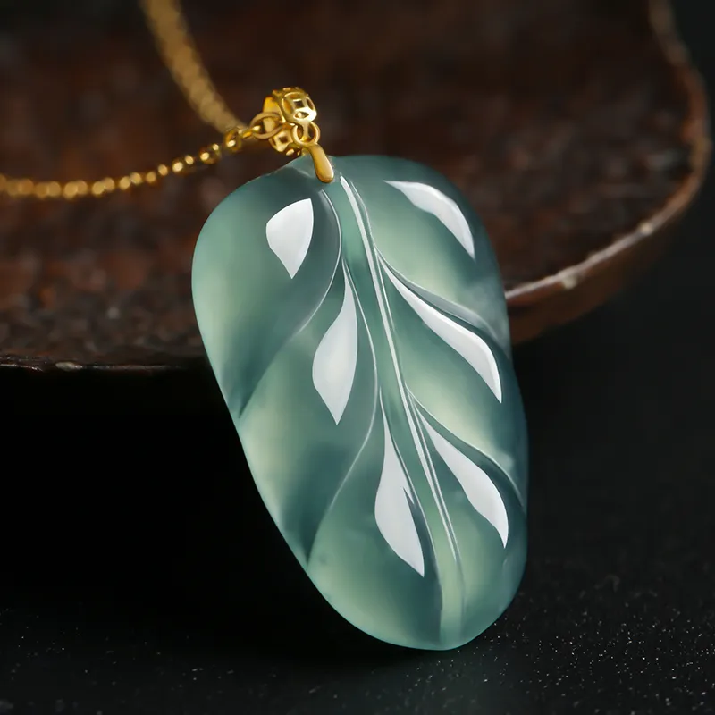 With The Heart Of The Jade Glutinous Jade Jadeite Necklaces Women's-6