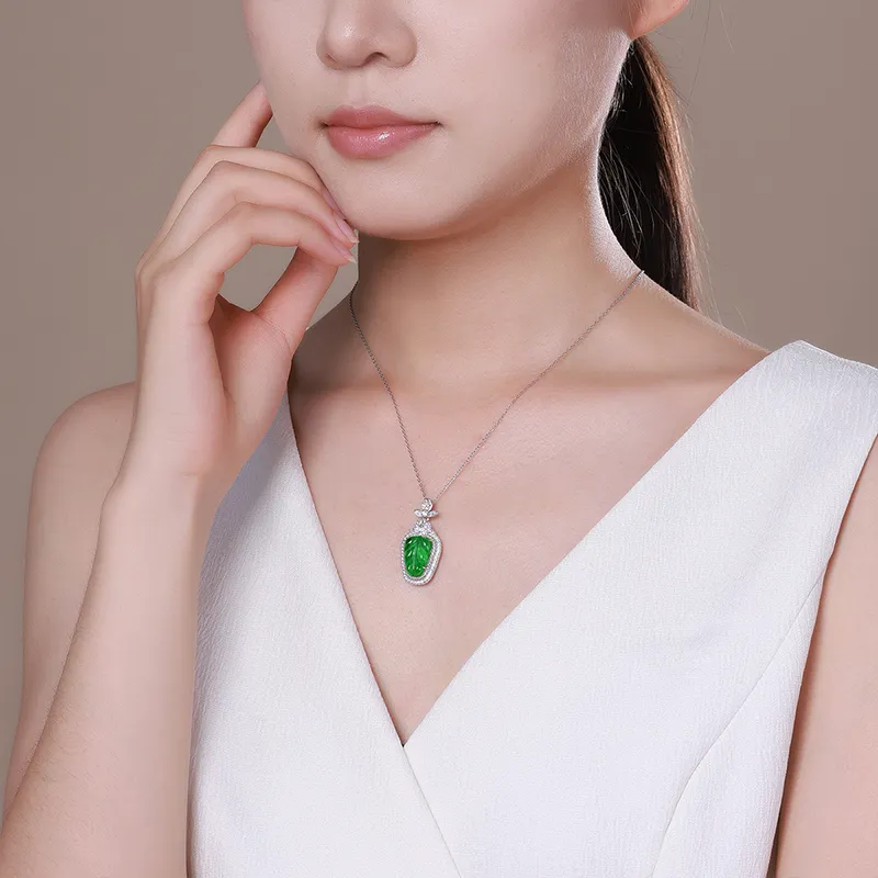 With The Heart Of The Jade Glutinous Jade Jadeite Necklaces Women's-3