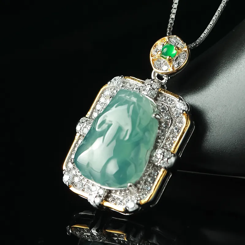 With The Heart Of The Jade Glutinous Jade Jadeite Necklaces Unisex-4