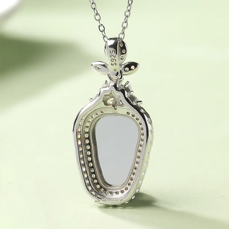 With The Heart Of The Jade Glutinous Jade Jadeite Necklaces Women's-4