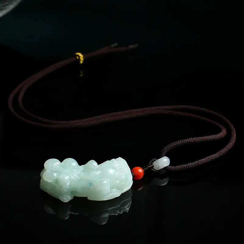 With The Heart Of The Jade Glutinous Jade Jadeite Necklaces Unisex-14