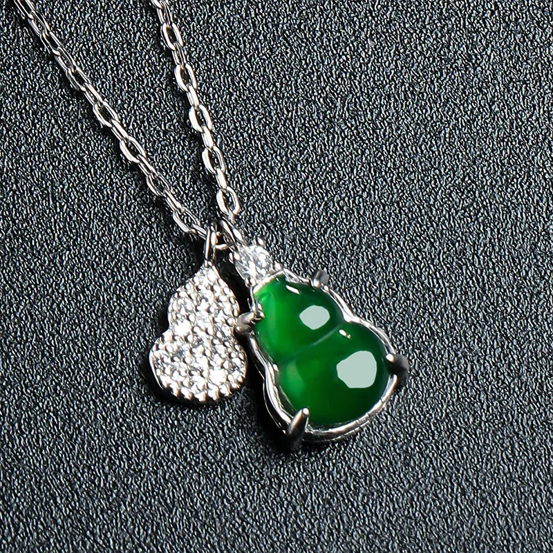 With The Heart Of The Jade Glutinous Jade Jadeite Necklaces Women's-4