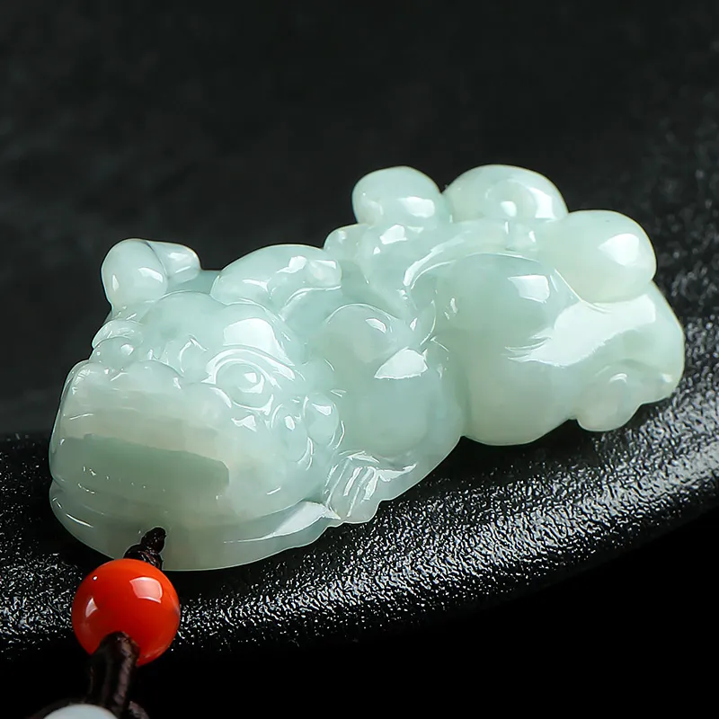 With The Heart Of The Jade Glutinous Jade Jadeite Necklaces Unisex-9