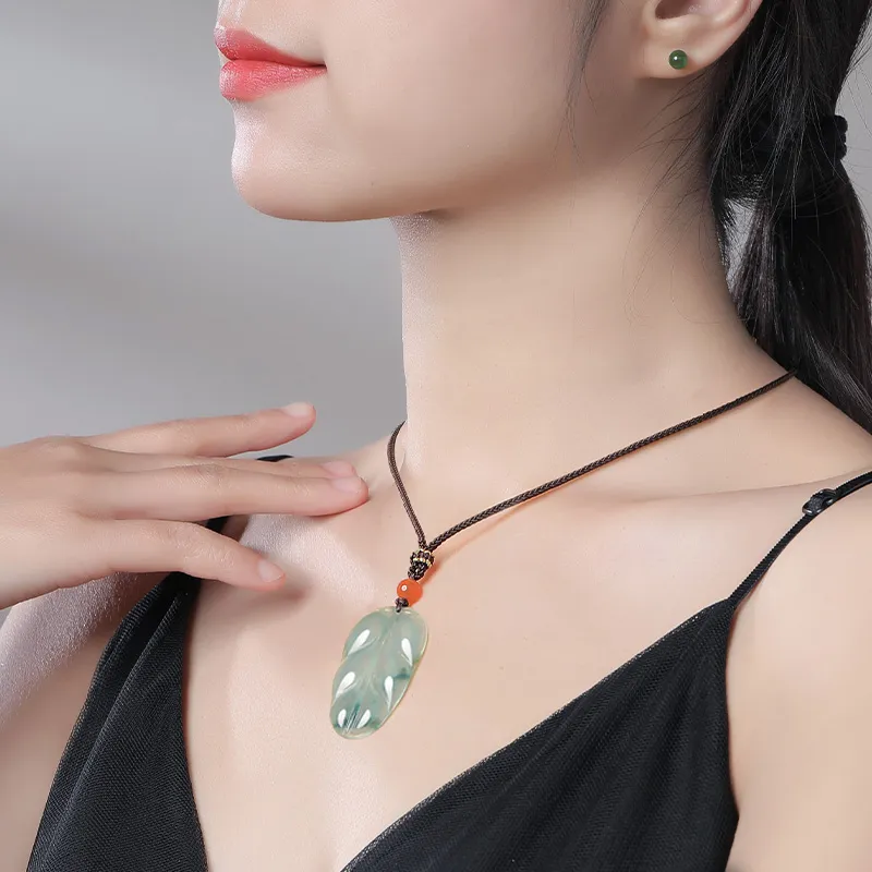 With The Heart Of The Jade Glutinous Jade Jadeite Necklaces Unisex-12