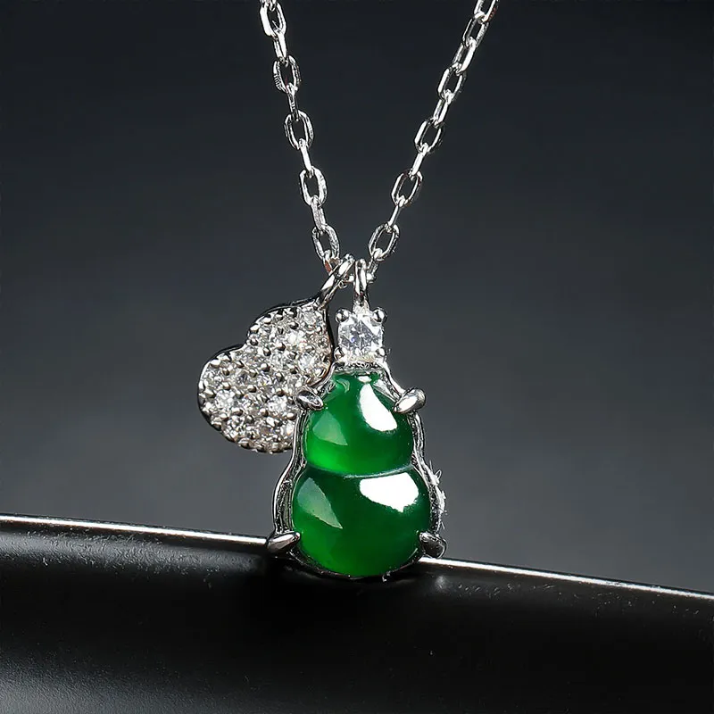 With The Heart Of The Jade Glutinous Jade Jadeite Necklaces Women's-2