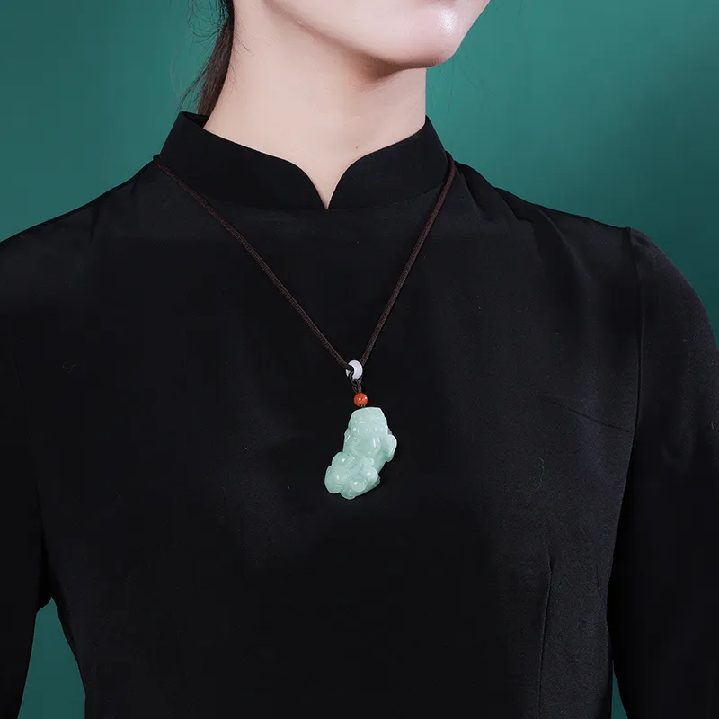 With The Heart Of The Jade Glutinous Jade Jadeite Necklaces Unisex-12