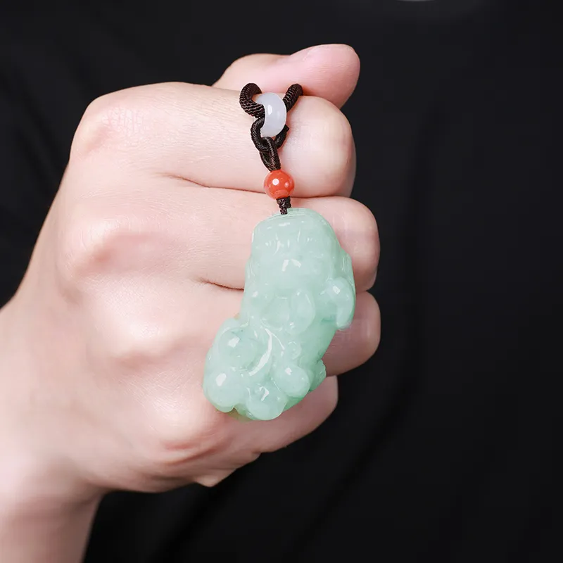 With The Heart Of The Jade Glutinous Jade Jadeite Necklaces Unisex-10