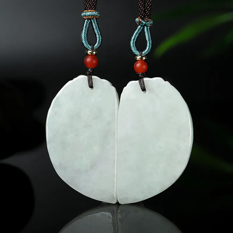 With The Heart Of The Jade Glutinous Jade Necklaces Unisex-6