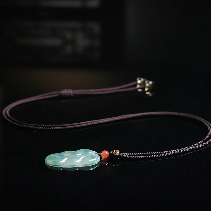 With The Heart Of The Jade Glutinous Jade Jadeite Necklaces Unisex-16
