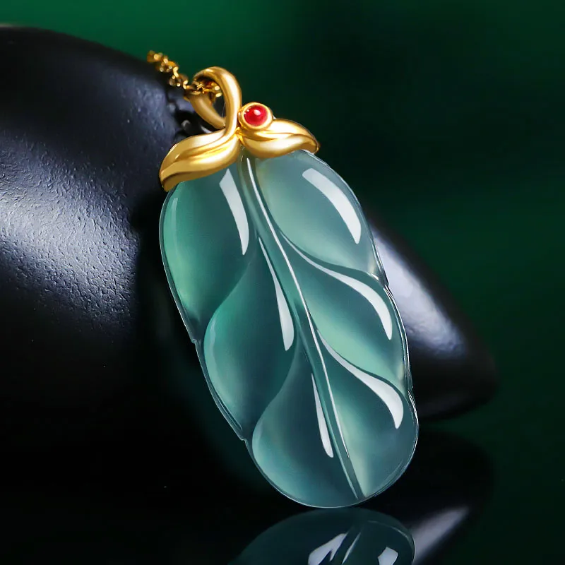 With The Heart Of The Jade Glutinous Jade Jadeite Necklaces Women's-3
