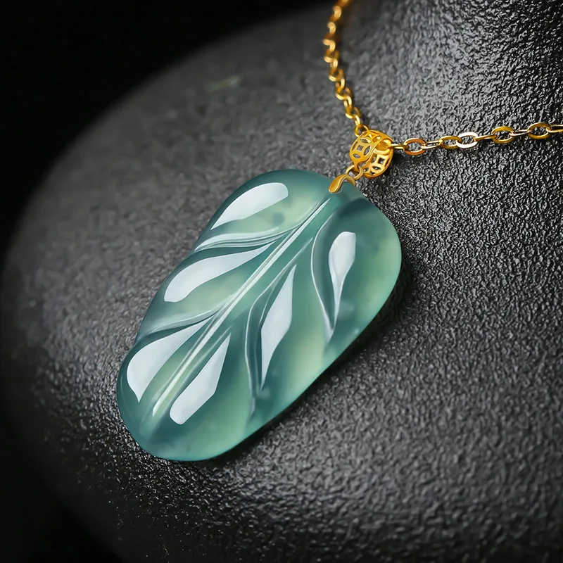With The Heart Of The Jade Glutinous Jade Jadeite Necklaces Women's-3