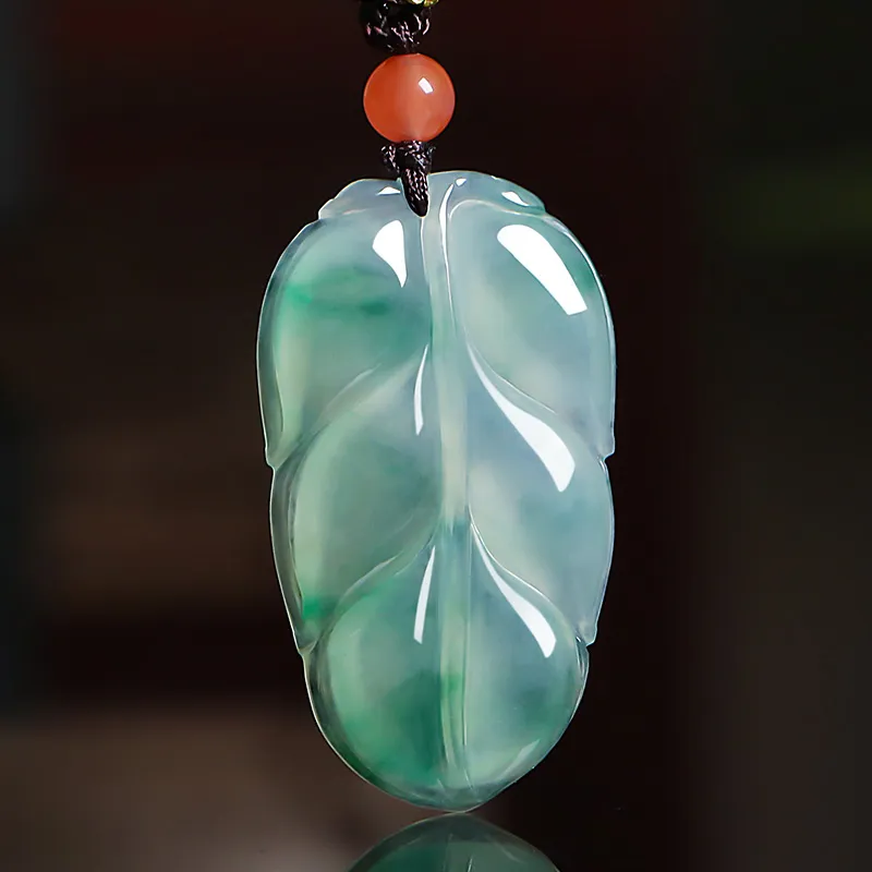 With The Heart Of The Jade Glutinous Jade Jadeite Necklaces Unisex-1