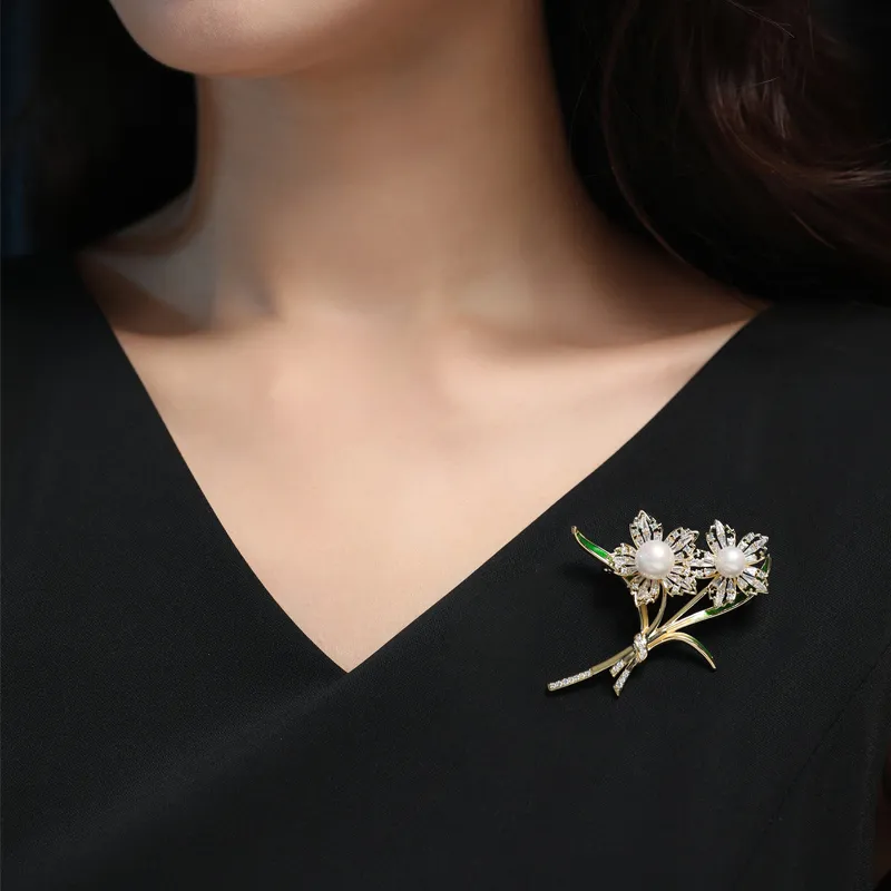 ZANC White Shell Brooches Women's-3