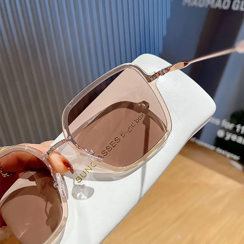 Cranta Komeia Metal Square Sunglasses Women's-8