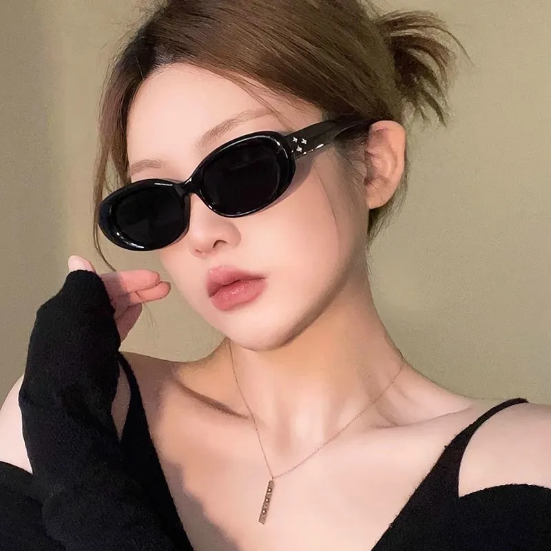 Cranta Komeia PC Oval Sunglasses Women's-1