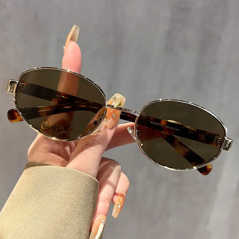 Cranta Komeia PC Metal Oval Sunglasses Women's-1
