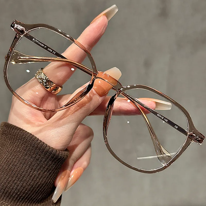 Cranta Komeia PC Irregular Shape Sunglasses Women's-1