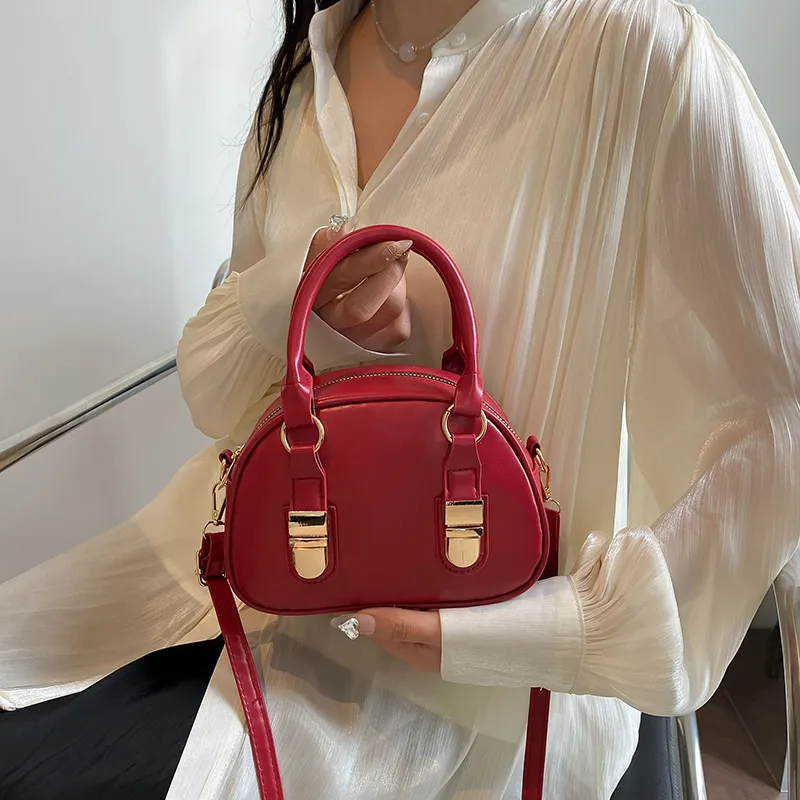 SEVENMOONS PU One Shoulder Handbag Regular Women's Ecru/Silver/Black/Red/Pink-10