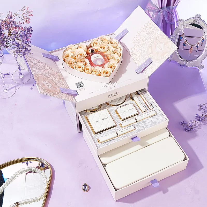Accompanied By Warmth And Summer Gift Box Sets-0