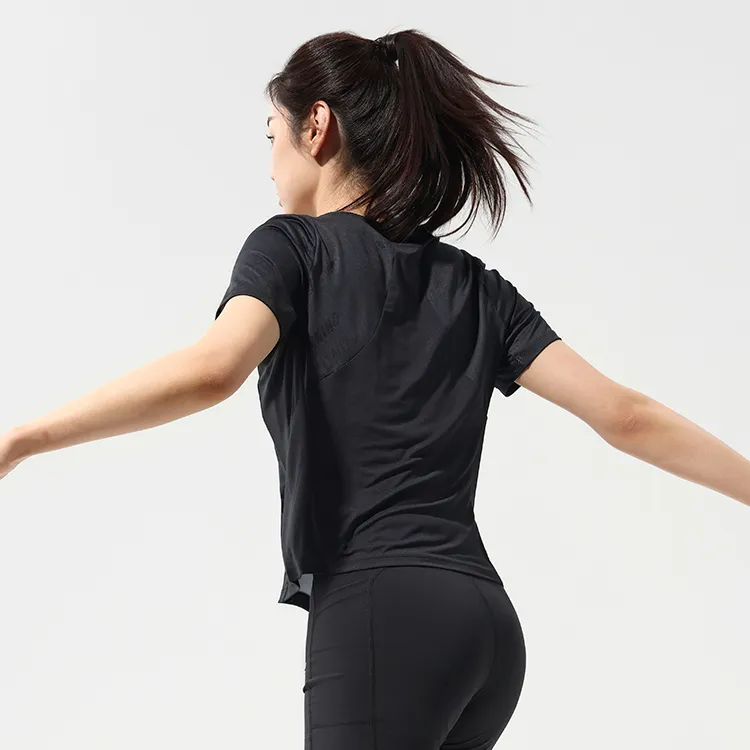 Macondo Light And Comfortable Short Sleeved T Shirts Women's Black-4