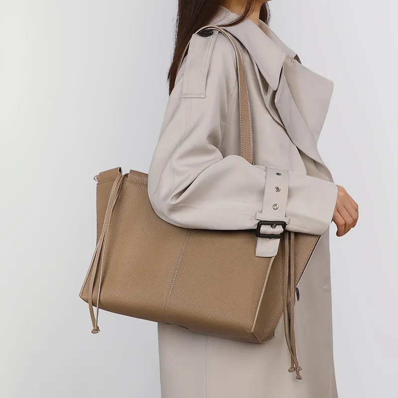 C°BANNER Cow Leather With Synthetic Leather Tote Bag, Shopping Bag, Shoulder Bag Regular Women's Elephant Gray-1