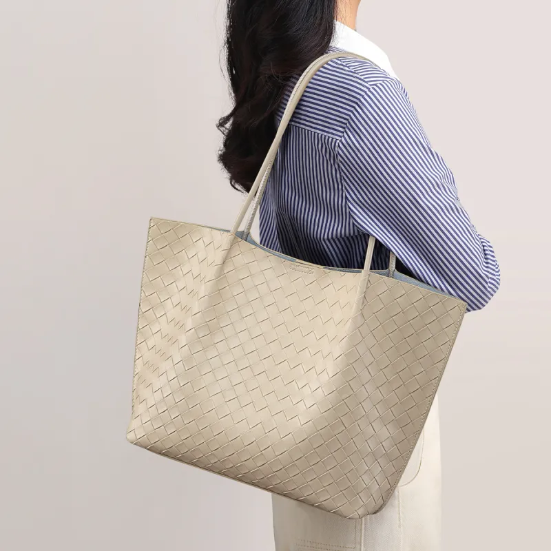 C°BANNER Cow Leather With Synthetic Leather Shoulder Bag Tote Women's Milkshake White/Classic Black-2