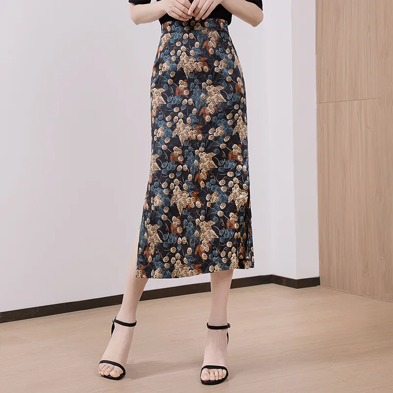 Cypress House Casual Long Skirts Women's Black Base With Beige And Blue Floral Pattern-4