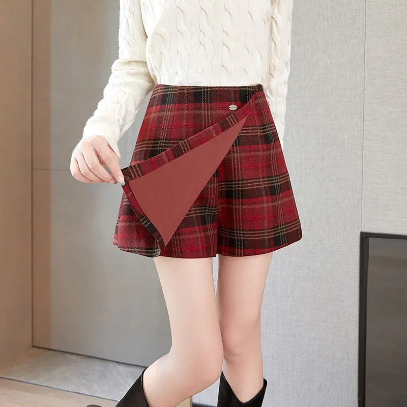 TOUCH Casual Shorts Women's Red Plaid-0
