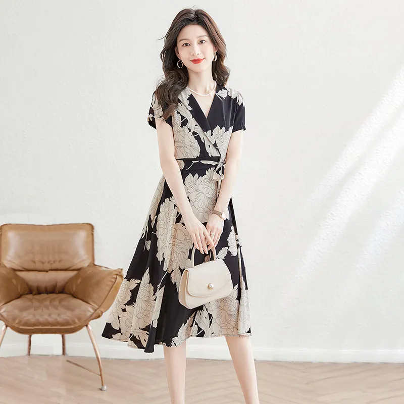 Cypress House Short Sleeved Dresses Women's Black With Beige Floral-2