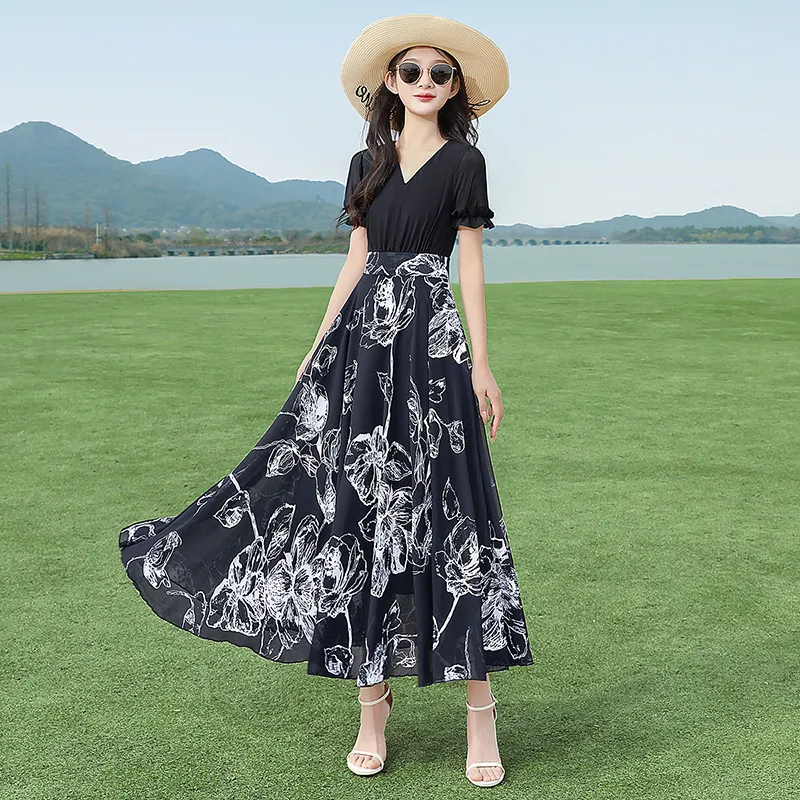 Cypress House Short Sleeved Dress Women's Black Top And Black Bottom With White Floral-2