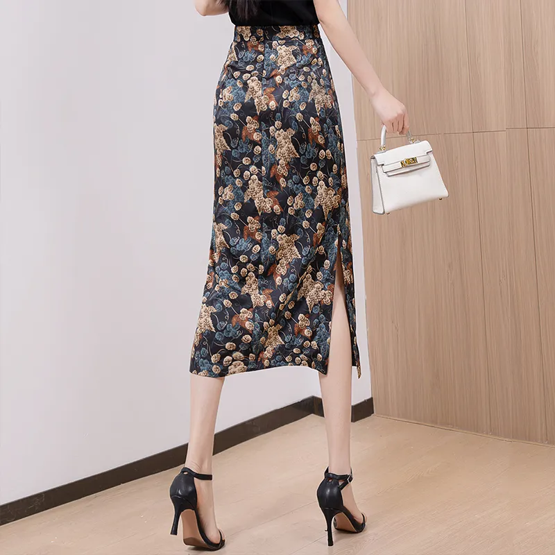 Cypress House Casual Long Skirts Women's Black Base With Beige And Blue Floral Pattern-2
