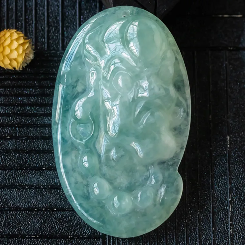 Yubo City Ice Glutinous Jadeite Pendants Unisex-2