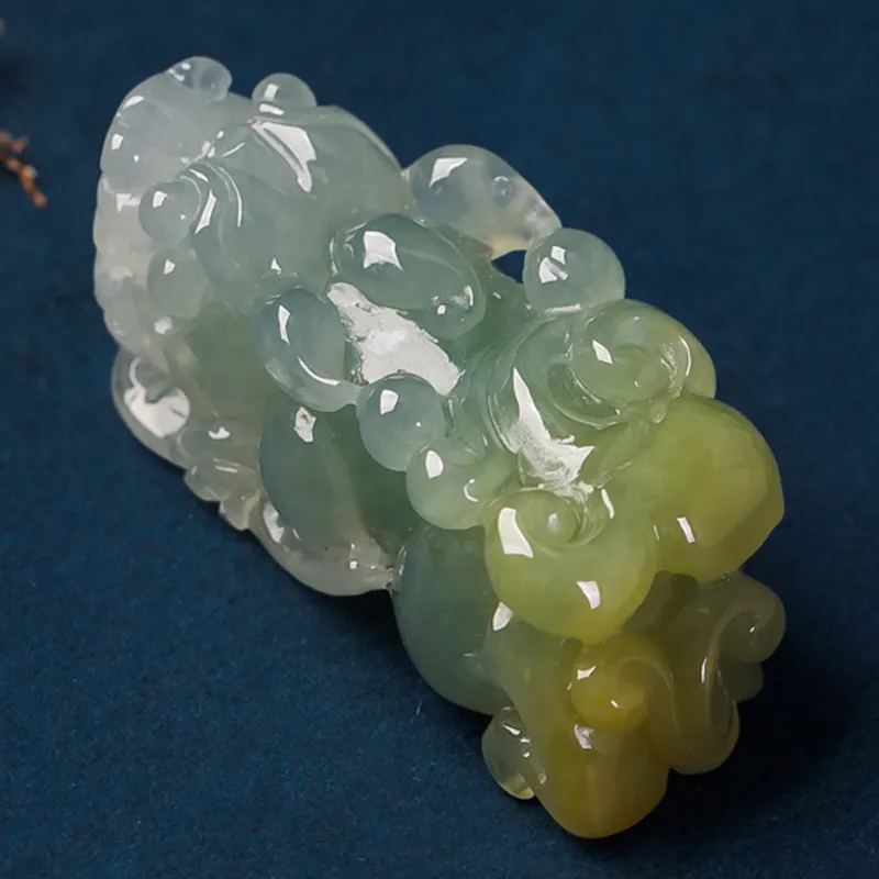Yubo City Ice Glutinous Jadeite Pendants Unisex-2