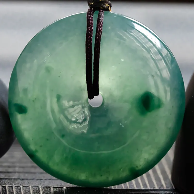 Yubo City Ice Glutinous Jadeite Pendants Unisex-4