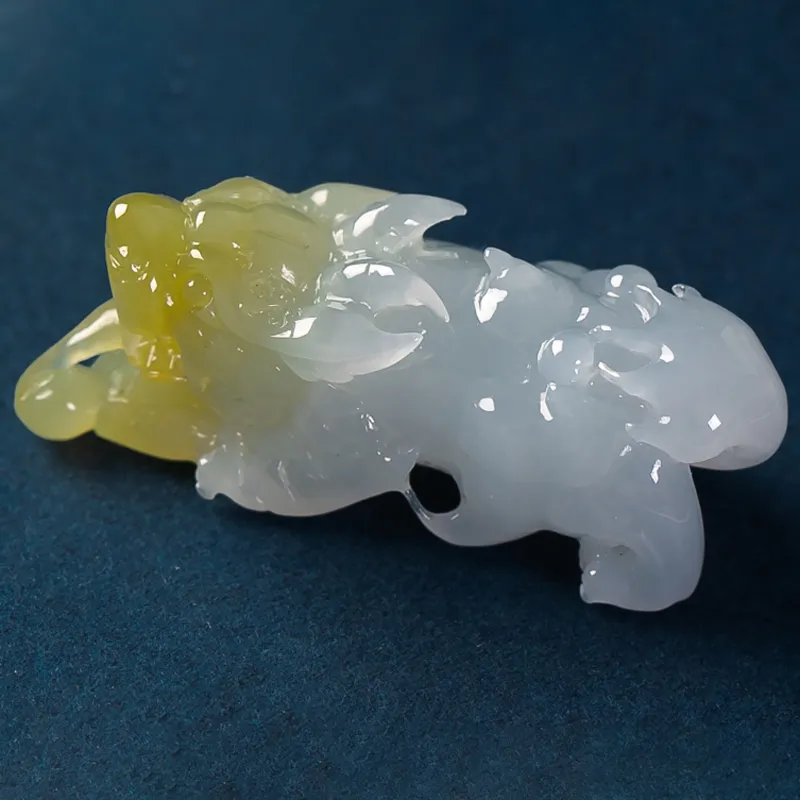 Yubo City Ice Glutinous Jadeite Pendants Unisex-3