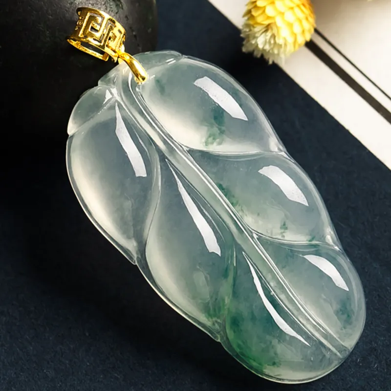 Yubo City Ice Glutinous Jadeite Pendants Unisex-3