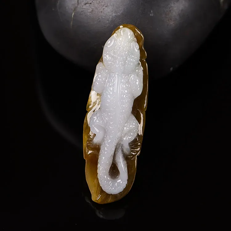 Yubo City Glutinous Jade Jadeite Pendants Unisex-1