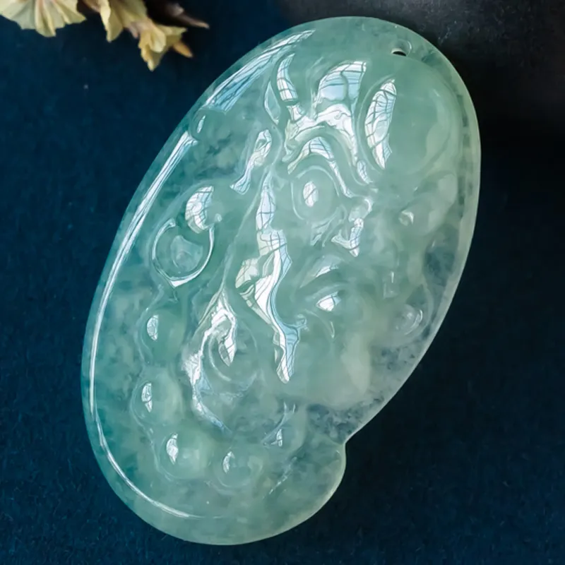 Yubo City Ice Glutinous Jadeite Pendants Unisex-1