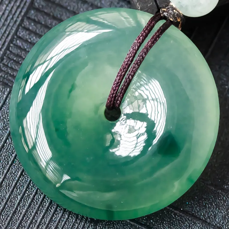 Yubo City Ice Glutinous Jadeite Pendants Unisex-1