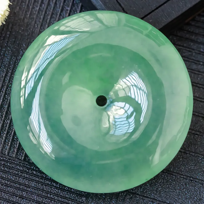 Yubo City Ice Glutinous Jadeite Pendants Unisex-2