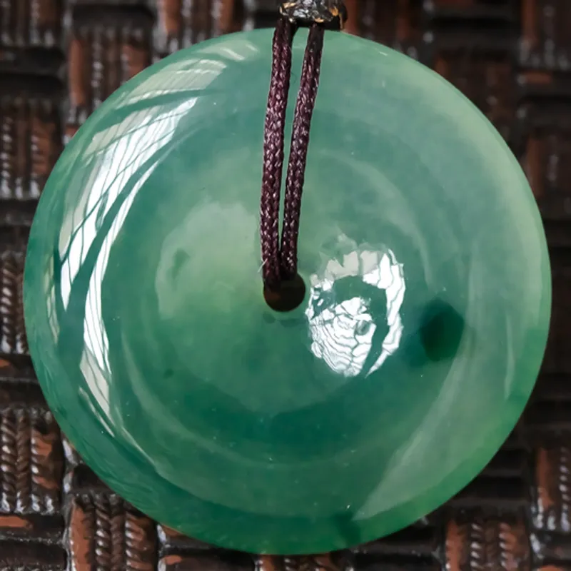 Yubo City Ice Glutinous Jadeite Pendants Unisex-2