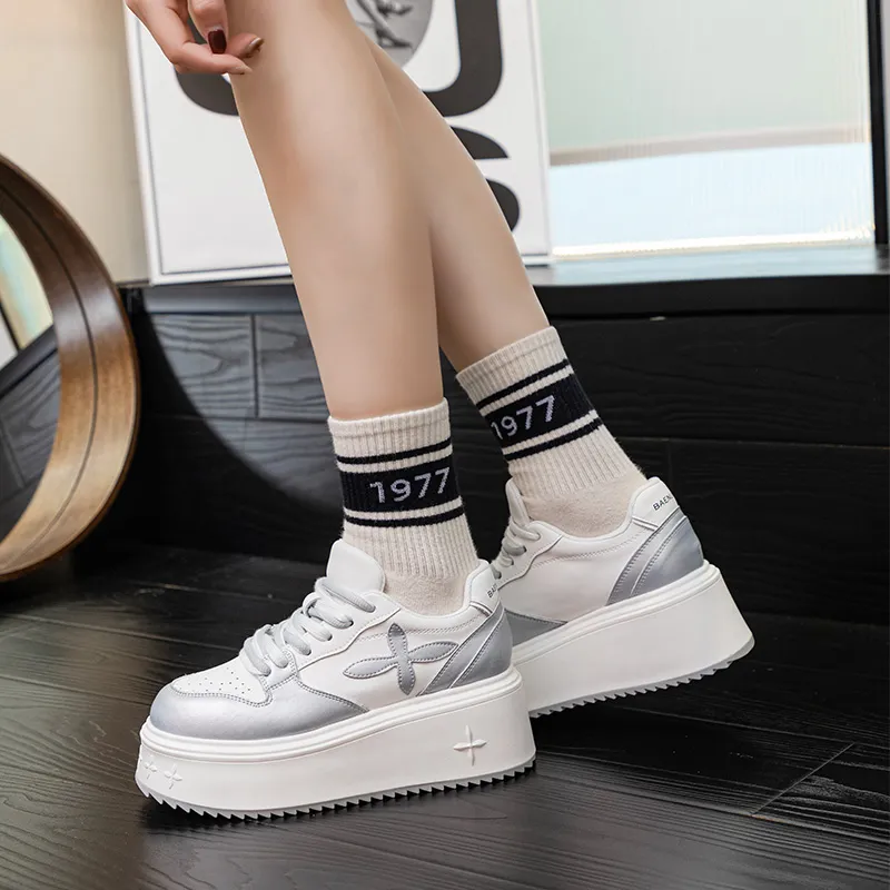 Roubini Low Top Skateboard Shoes Women's White-3