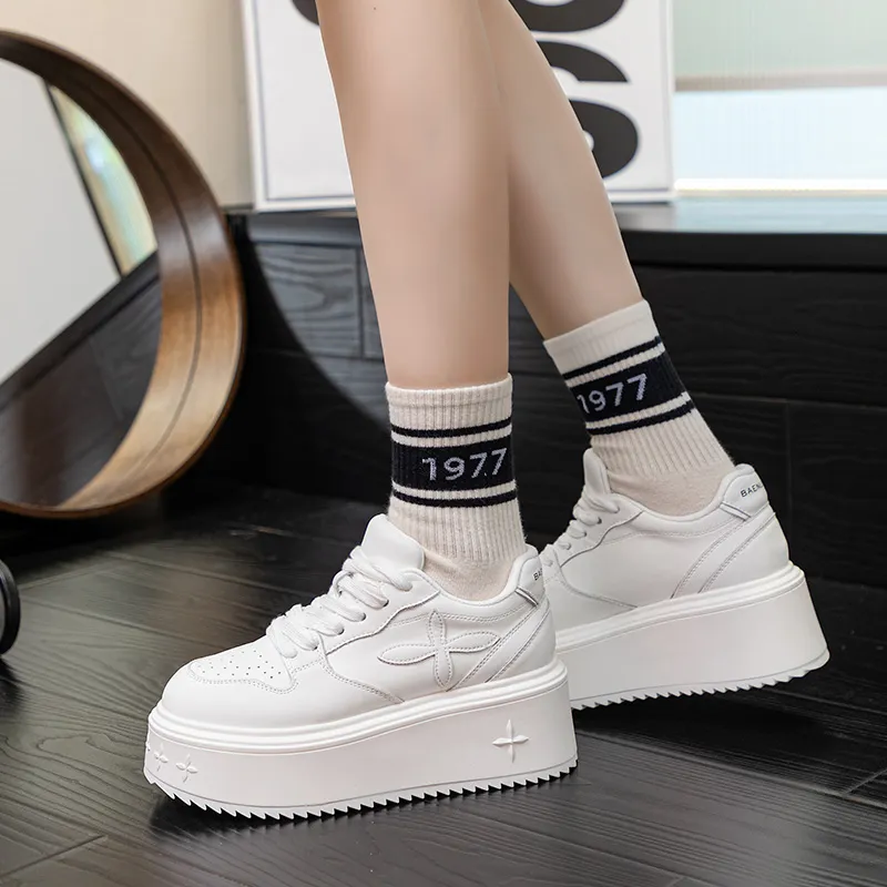 Roubini Low Top Skateboard Shoes Women's White-3