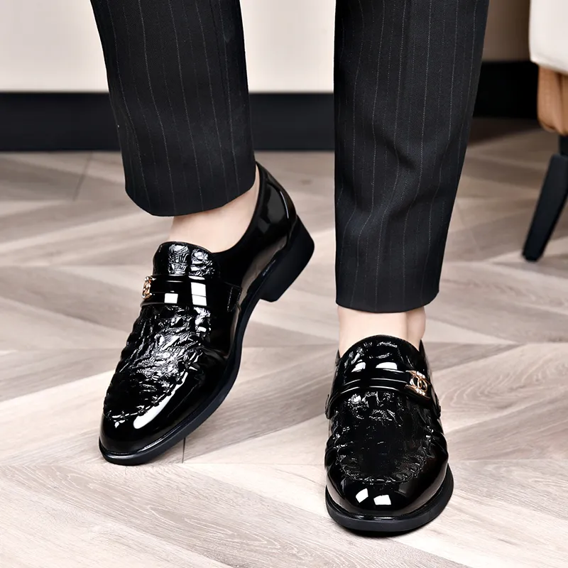 SHUPATE Loafers Men Black/Red-7